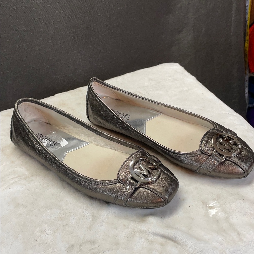 Michael Kors Shimmering‎ Silver Flats